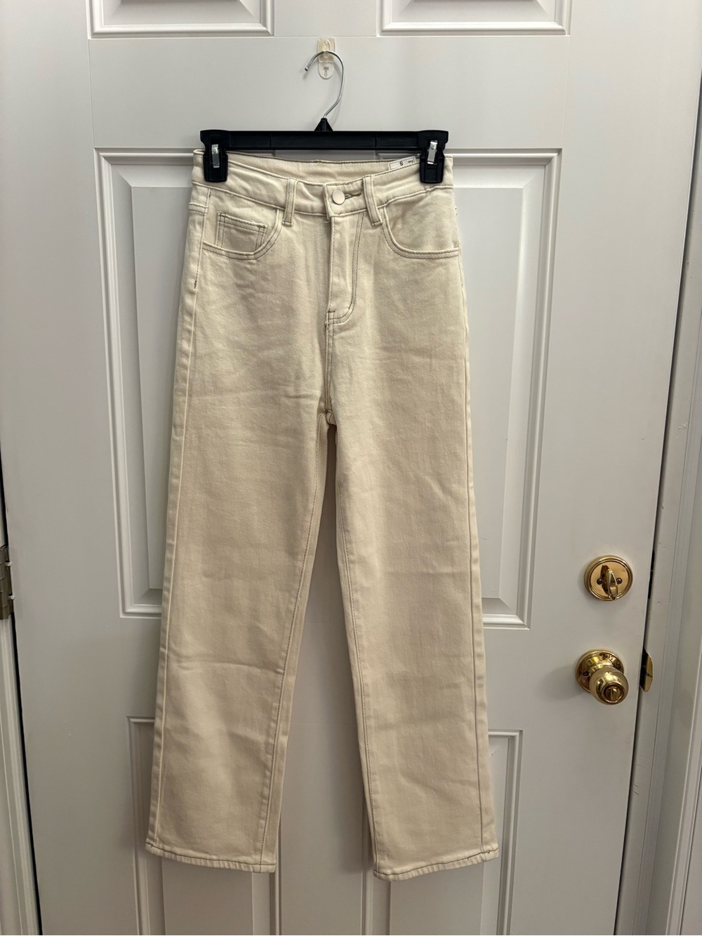 NWOT, Women’s Cream High-Rise Straight Jeans with stretch - Size Small